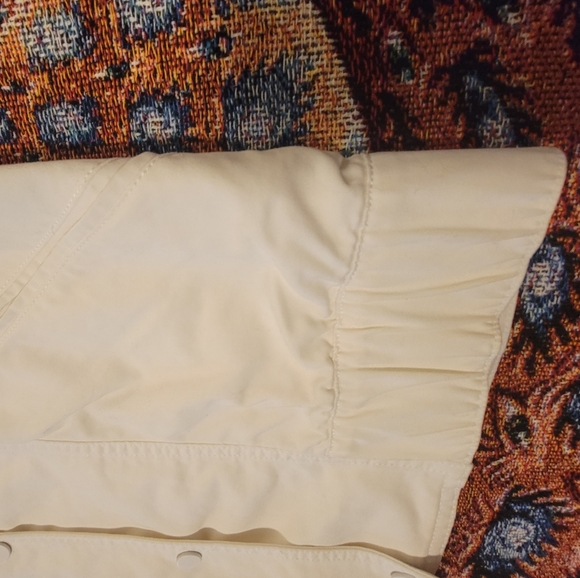 Mango's off-white oversized denim vest - Picture 4 of 7